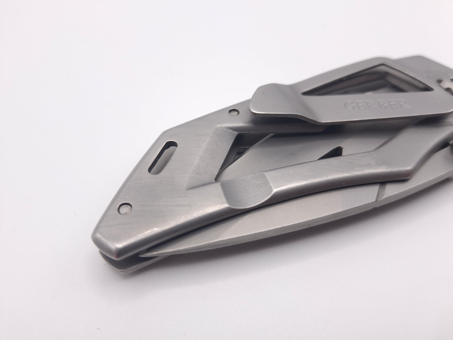 Gerber Truss 2.0 Serrated – Grade B