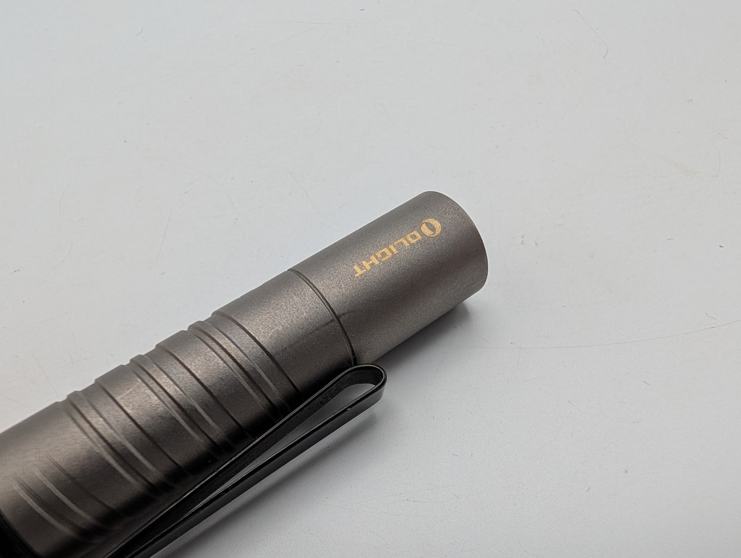 Olight i5T EOS Titanium Limited Edition - Grade B