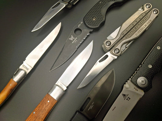 Staalsoorten uitgelegd: Waarom het ene zakmes langer scherp blijft dan het andere