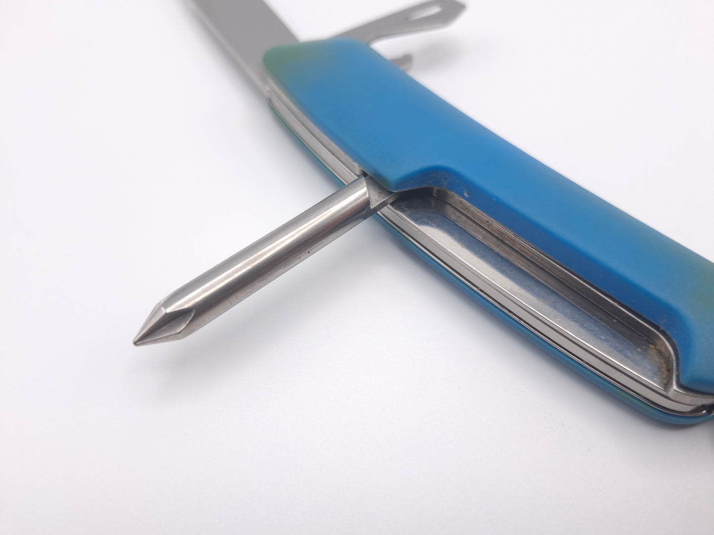 Swiza D04 Blue – Grade C