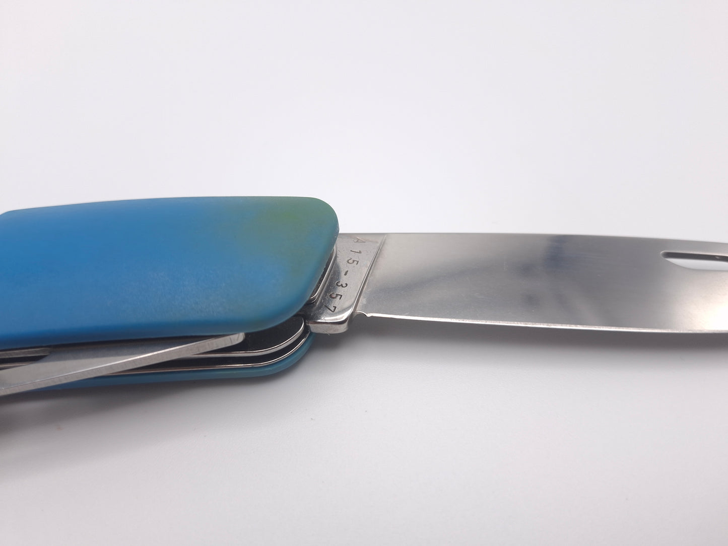 Swiza D04 Blue – Grade C