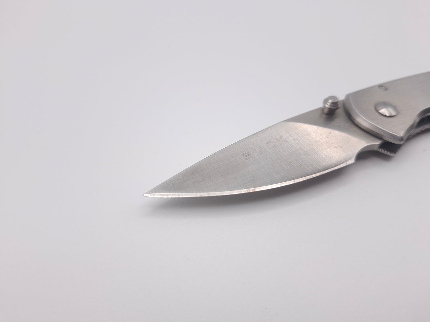Buck 325 Colleague – Grade B 