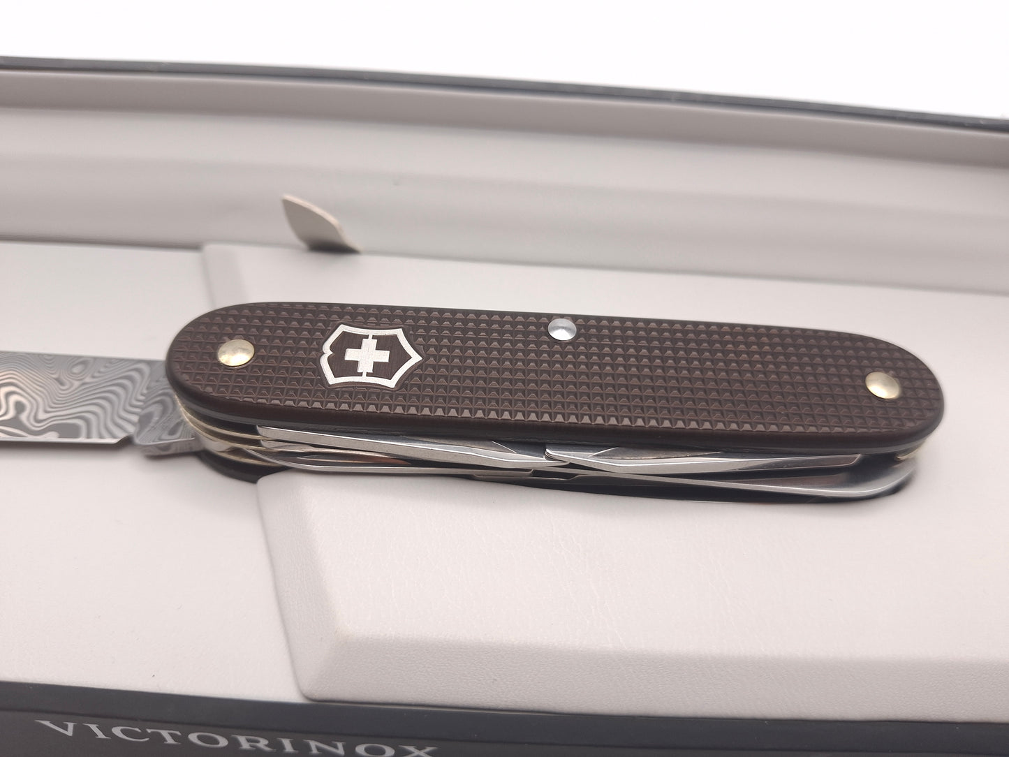 Victorinox Farmer X Alox Damast Limited Edition 2024 – Grade B