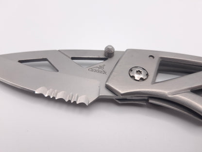 Gerber Truss 2.0 Serrated – Grade B