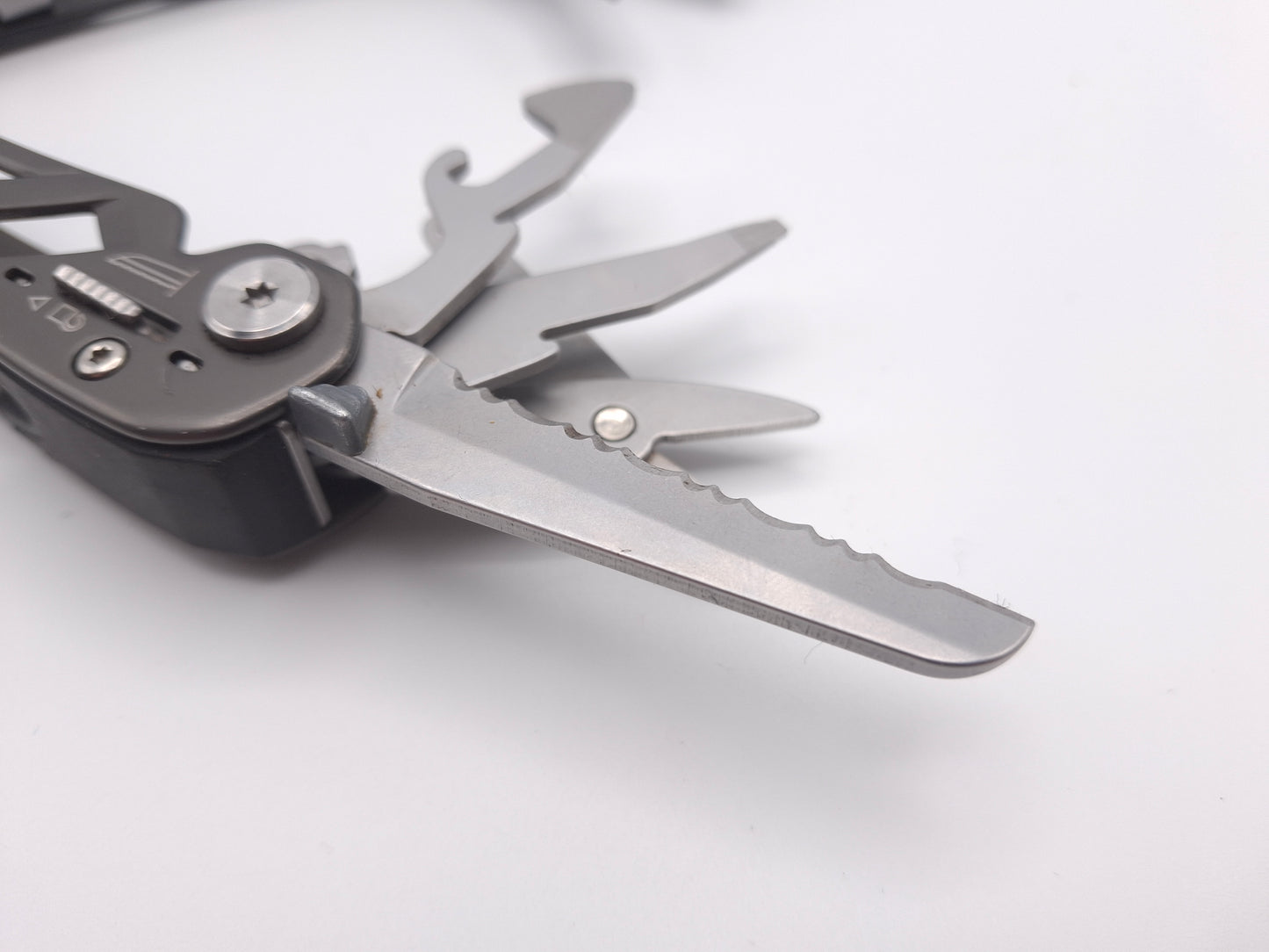 Gerber Suspension Multi-Tool (Mixed Colors) – Grade C