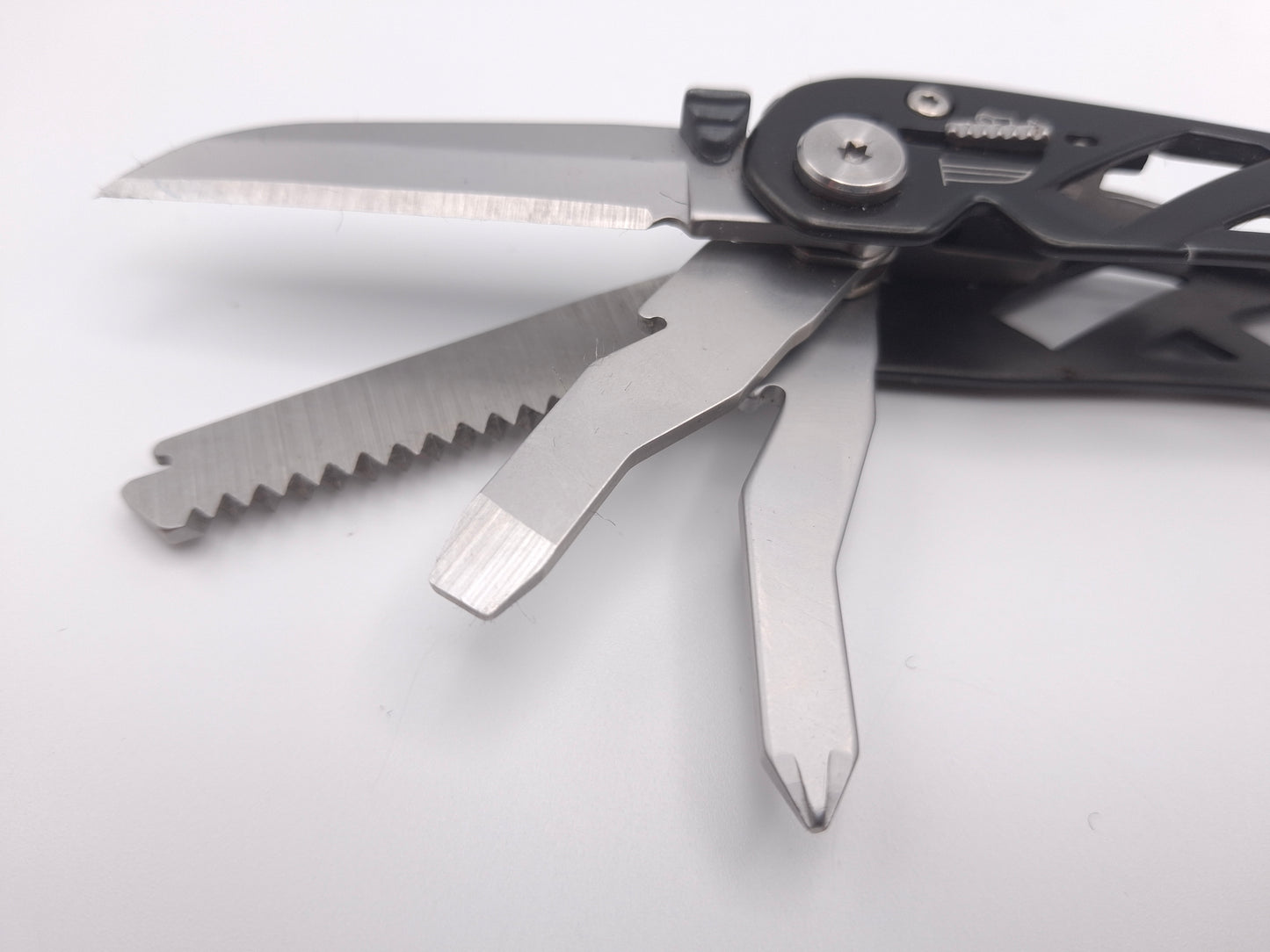 Gerber Suspension Multi-Tool (Mixed Colors) – Grade C