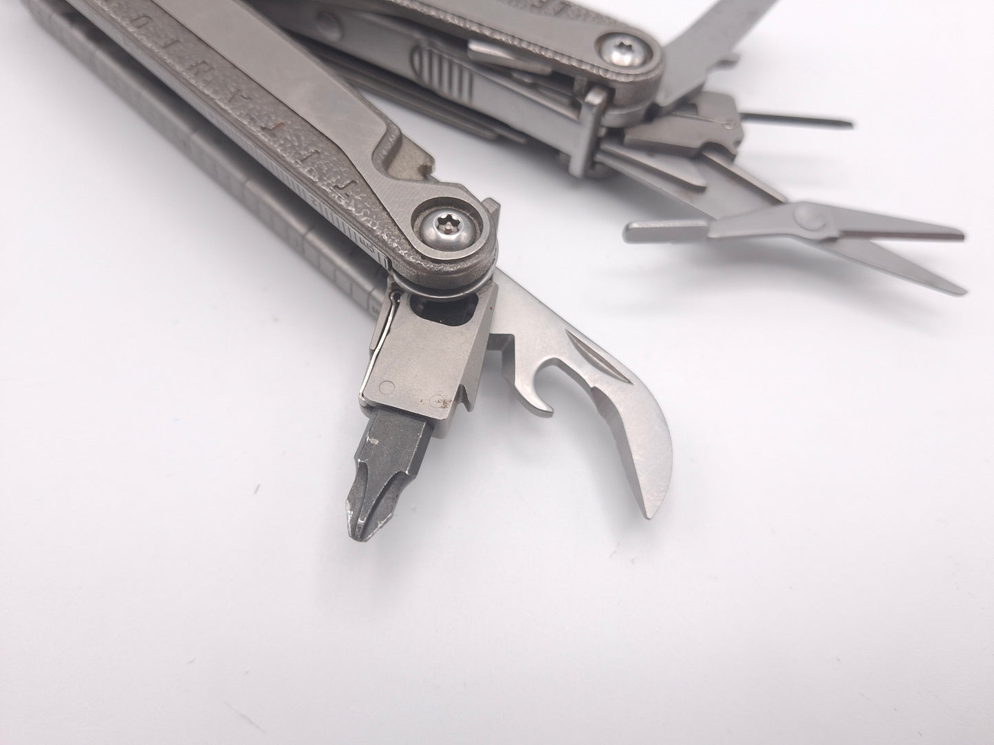 Leatherman Charge TTi 2-Hand Opening – Grade B
