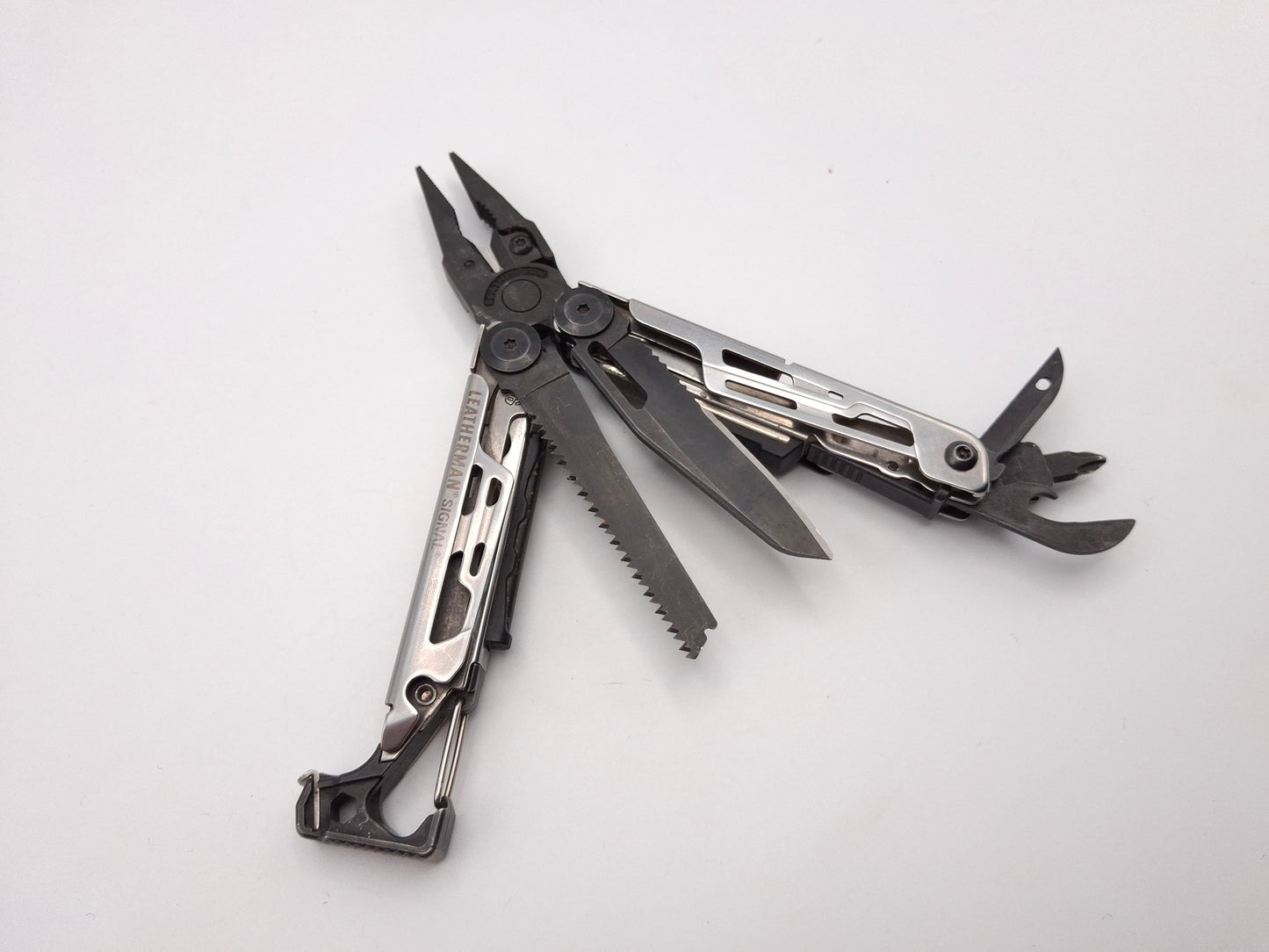 Leatherman Signal Black & Silver – Grade B