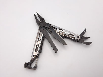 Leatherman Signal Black & Silver – Grade B