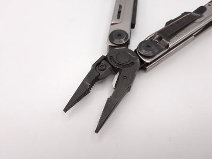 Leatherman Signal Black & Silver – Grade B