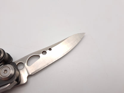 Leatherman Skeletool CX Carbon Fiber – Grade B