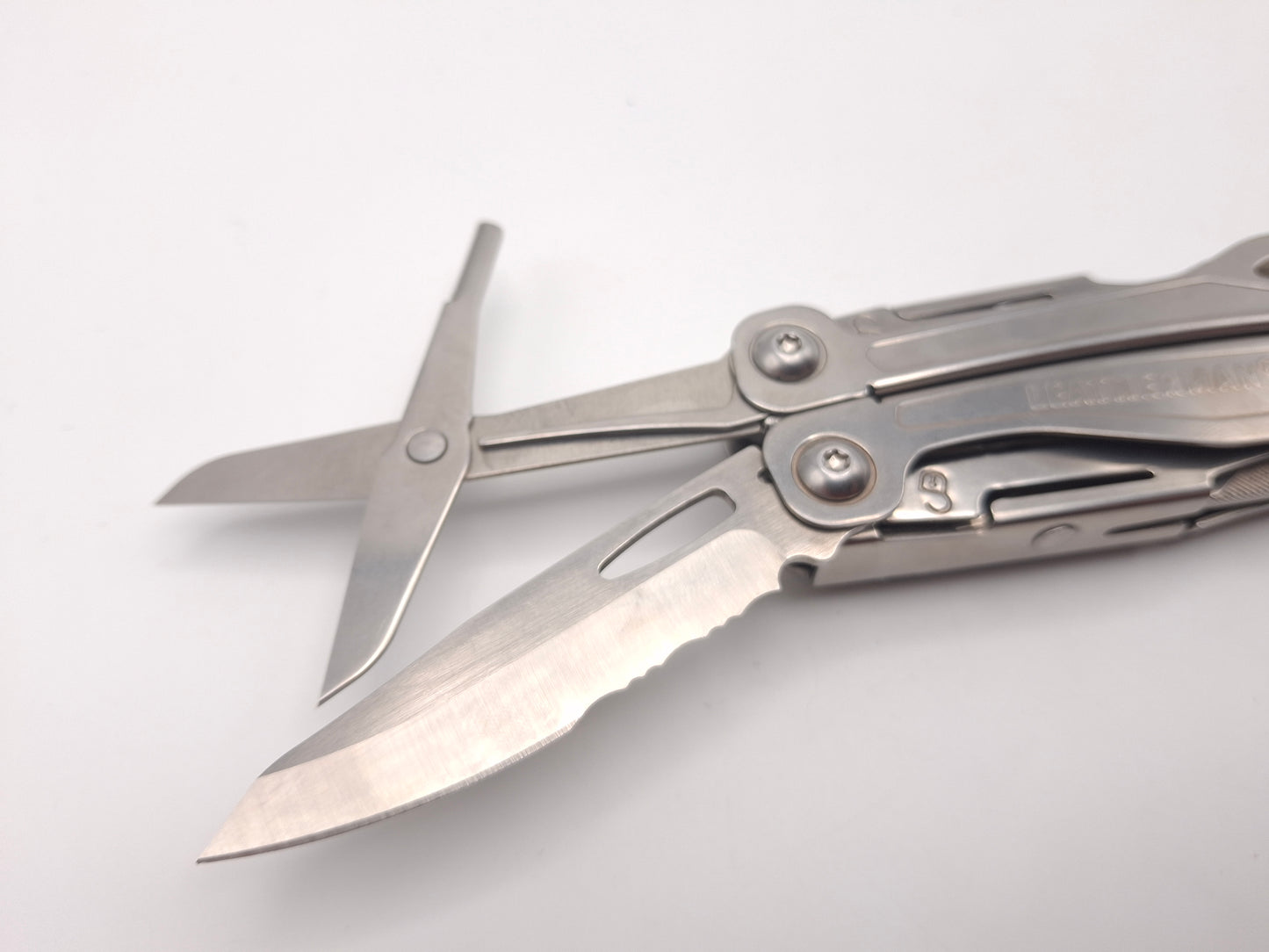 Leatherman Wingman met lederen foedraal – Grade B