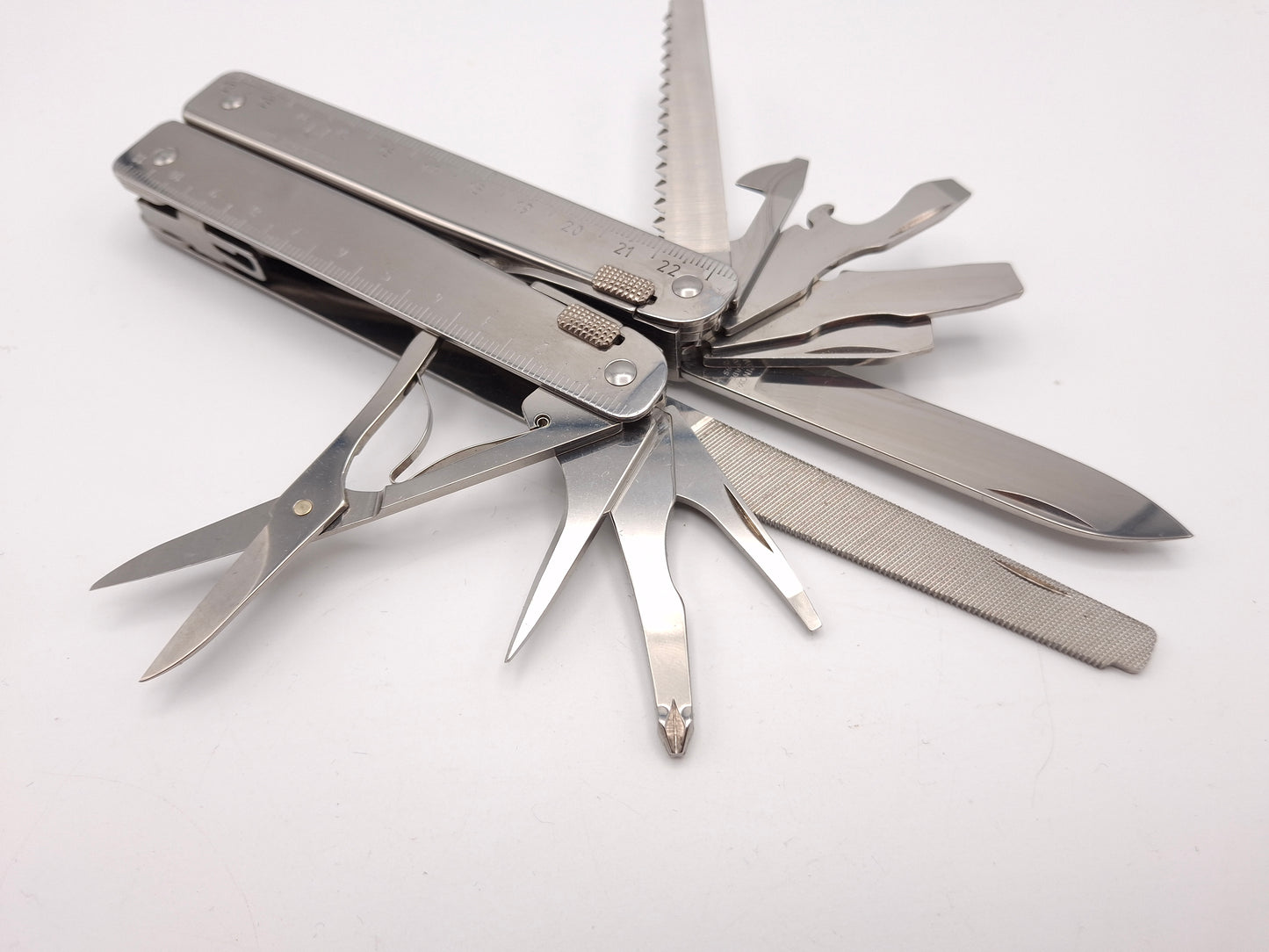 Victorinox SwissTool X met Belt Clip – Grade A