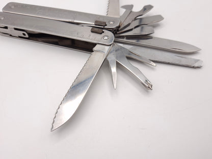 Victorinox Swiss Tool – Grade B