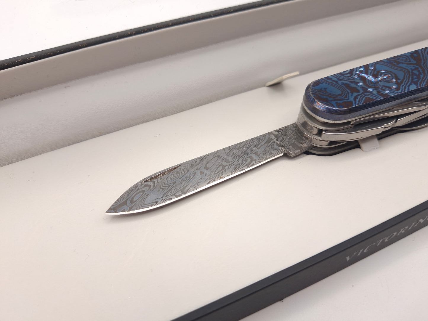 Victorinox Deluxe Tinker Damast Limited Edition 2018 MetonBoss Alien Timascus – Grade A