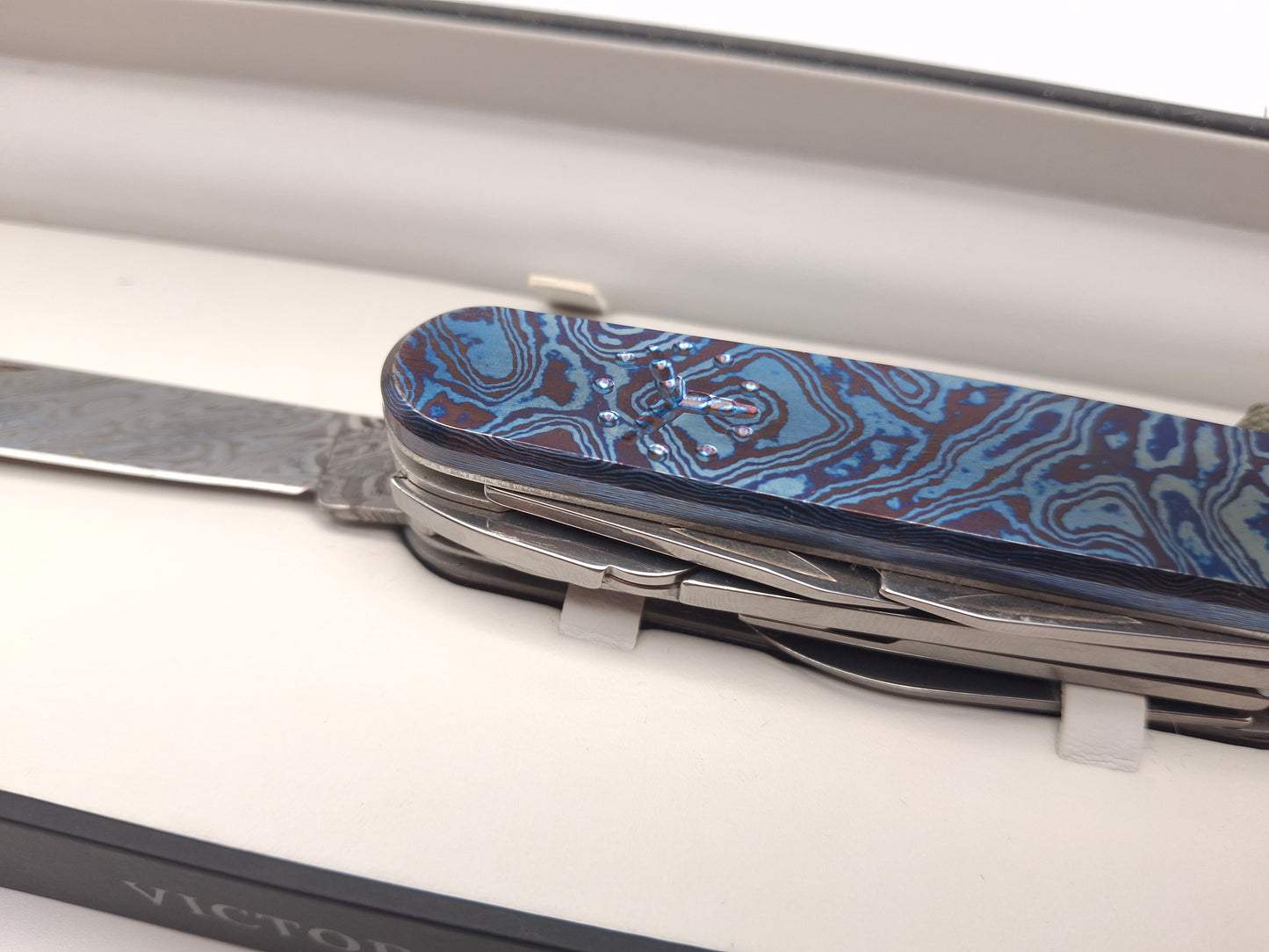 Victorinox Deluxe Tinker Damast Limited Edition 2018 MetonBoss Alien Timascus – Grade A