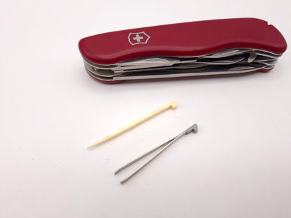 Victorinox Outrider Slide Lock Red – Grade C
