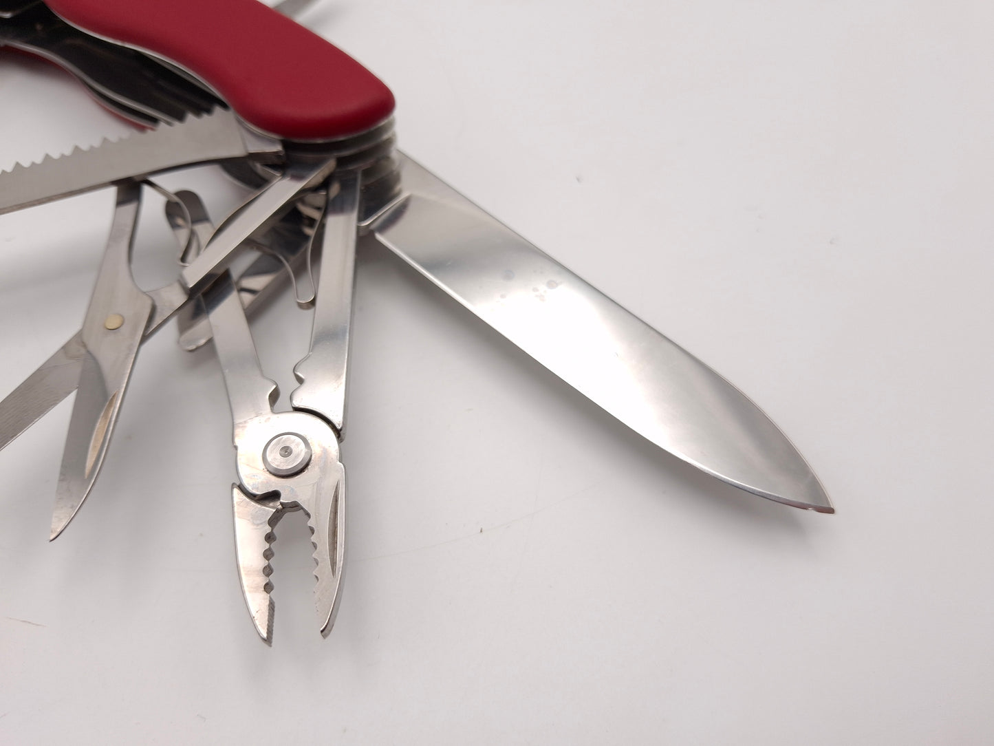 Victorinox Hercules Red – Grade B