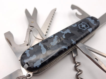 Victorinox Huntsman Navy Camouflage gravering NORIKA – OUTLET