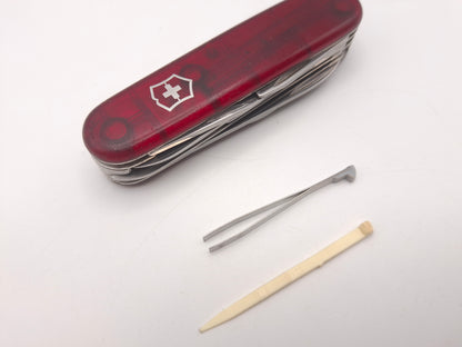 Victorinox Huntsman transparant rood met gravering– OUTLET