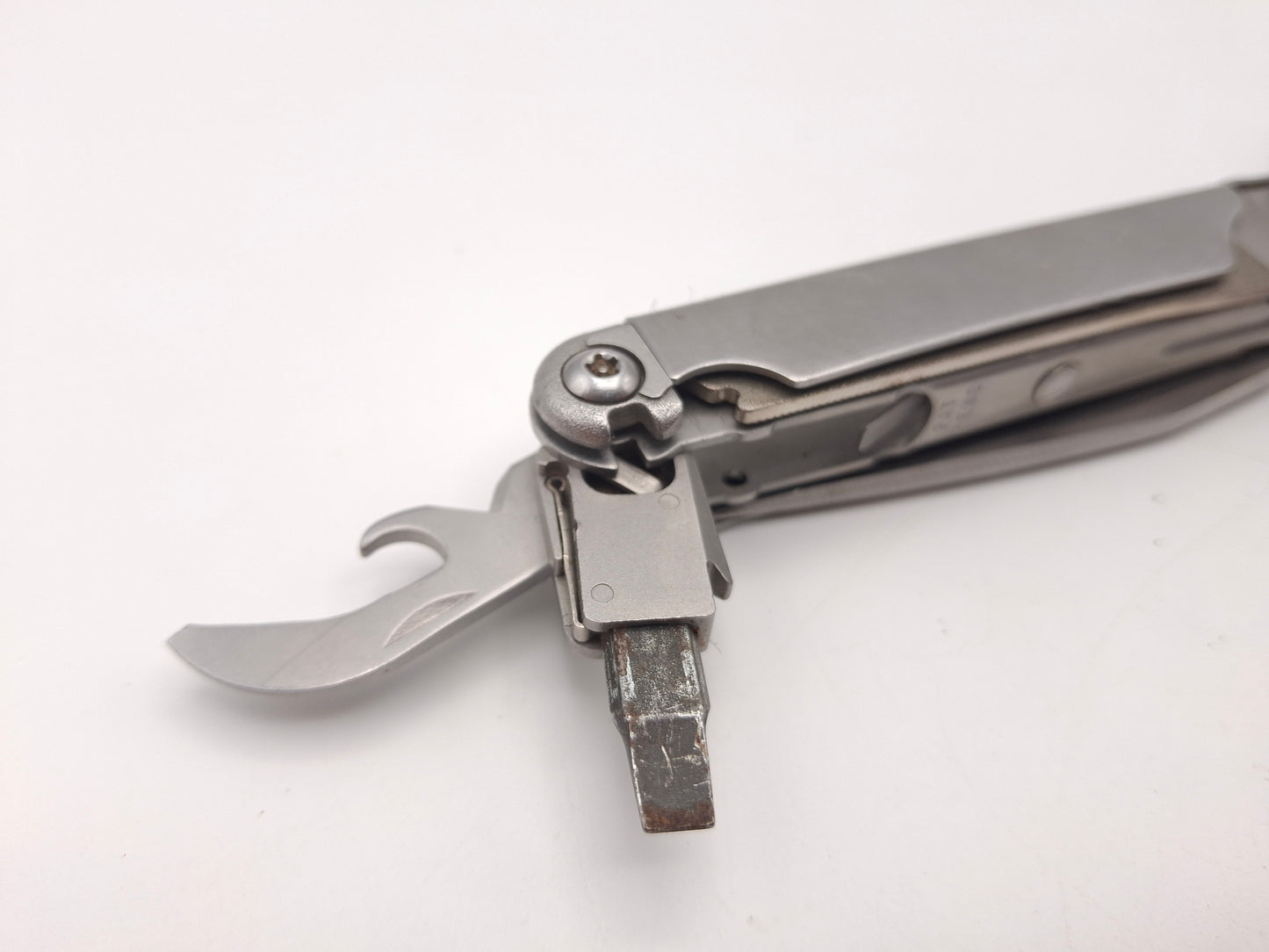 Leatherman Wave 2H – Defecte lock interne tools  – OUTLET