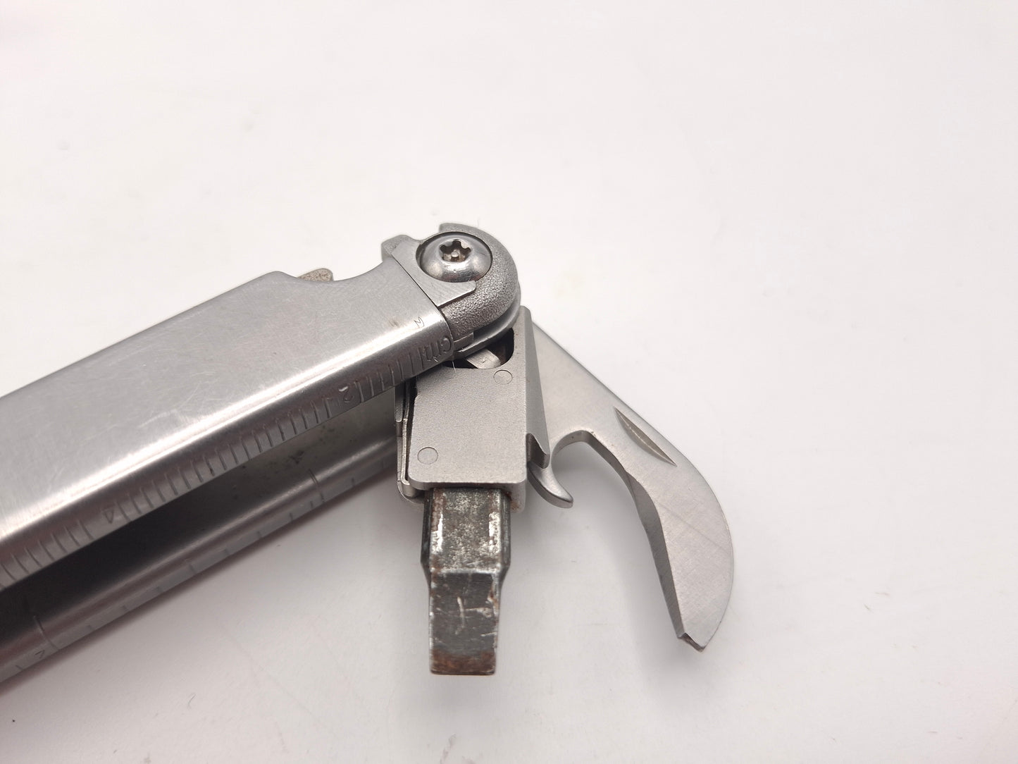 Leatherman Wave 2H – Defecte lock interne tools  – OUTLET