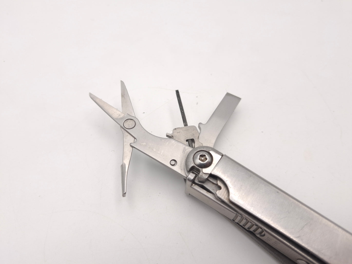 Leatherman Wave 2H – Defecte lock interne tools  – OUTLET