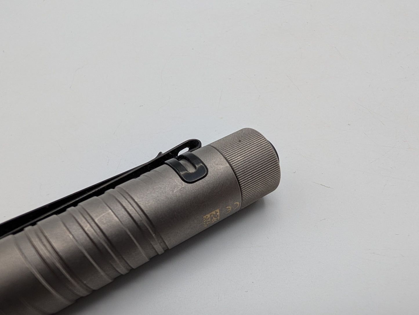 Olight i5T EOS Titanium Limited Edition - Grade B