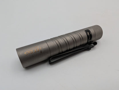 Olight i5T EOS Titanium Limited Edition - Grade B