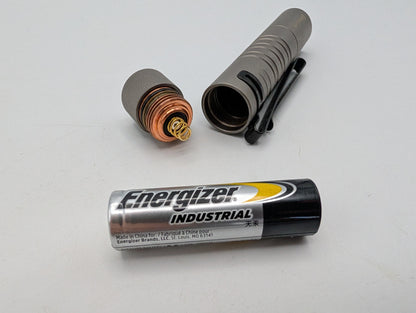Olight i5T EOS Titanium Limited Edition - Grade B