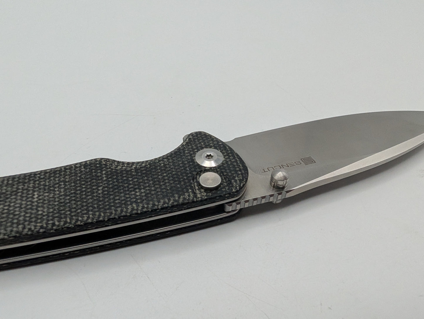 Sencut Crowley Black Micarta – Grade B