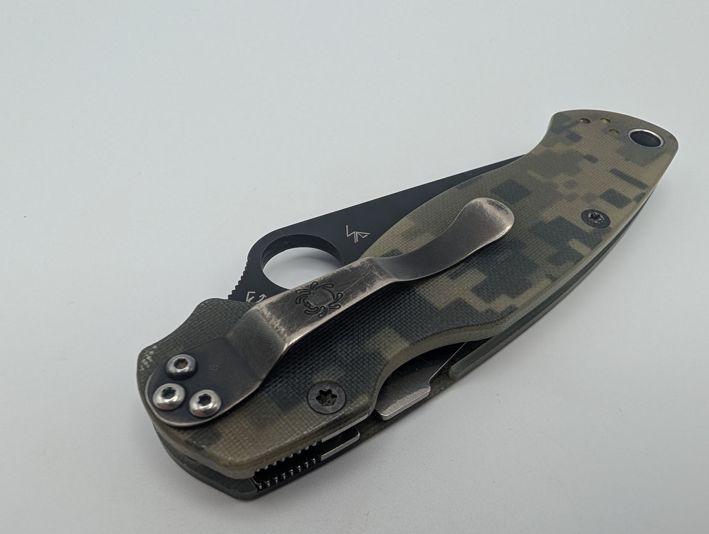 Spyderco Para Military 2 Digital Camo G-10 Black – Grade B