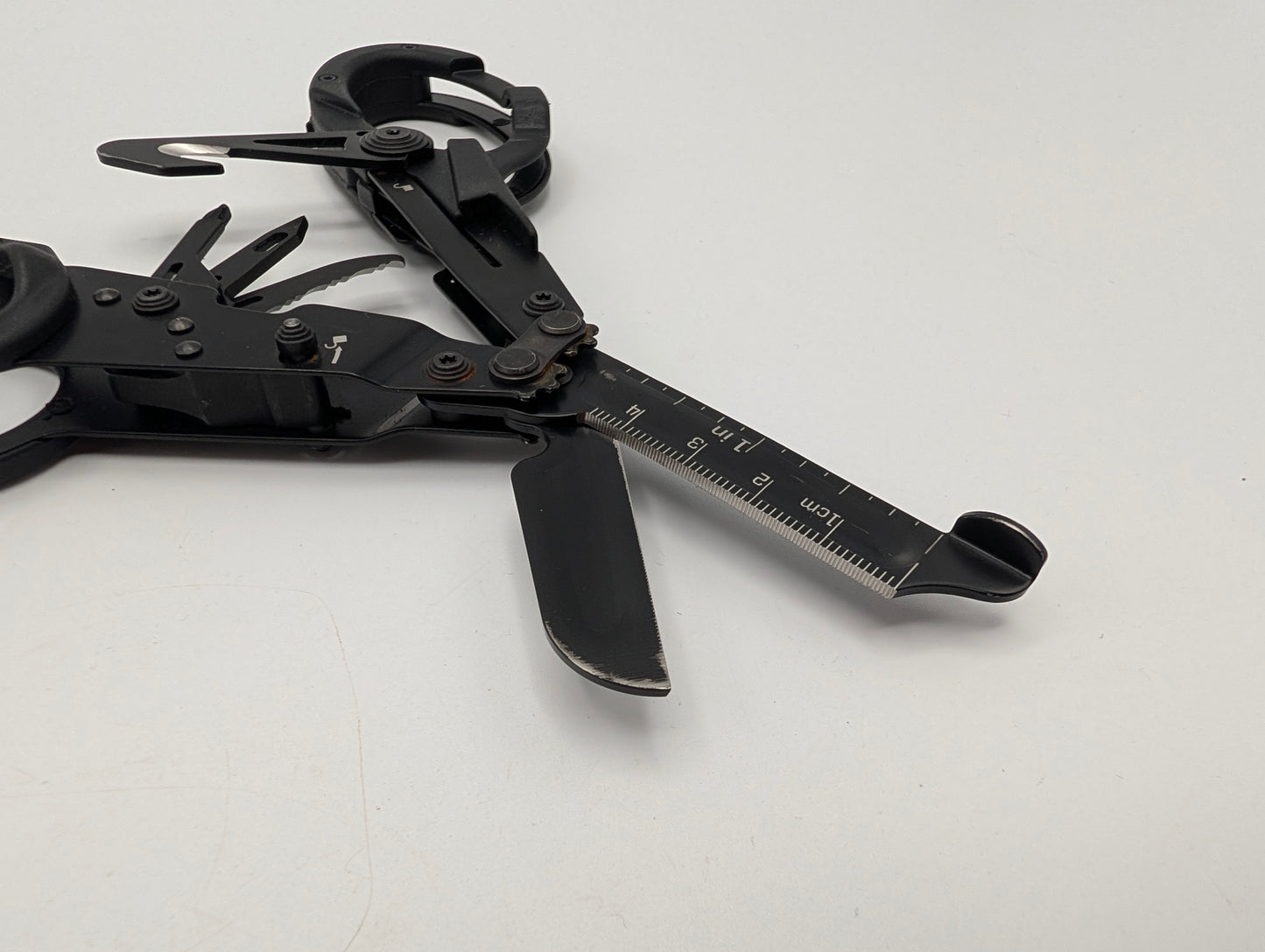 SOG Parashears Zwart – Grade B