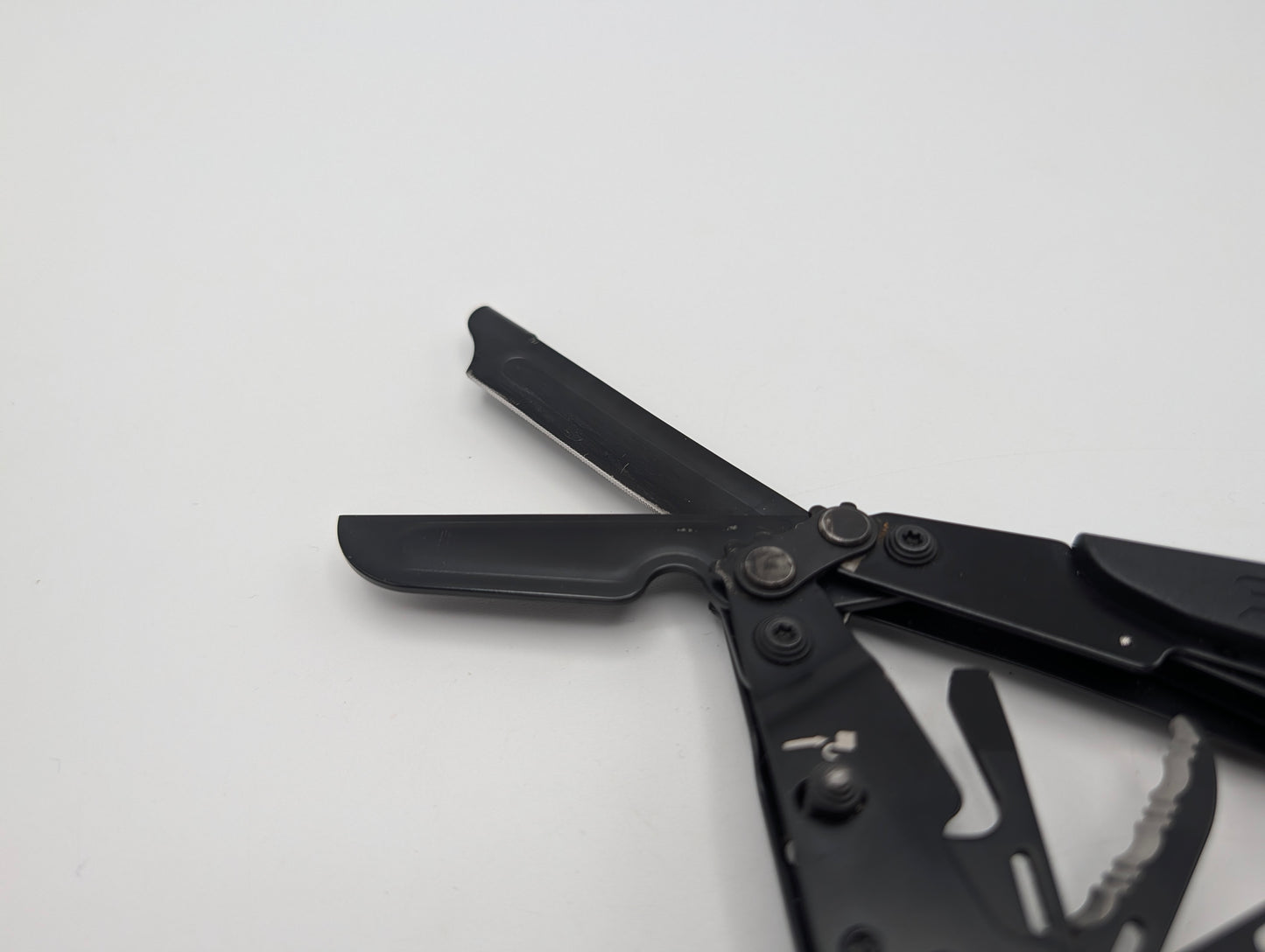SOG Parashears Zwart – Grade B