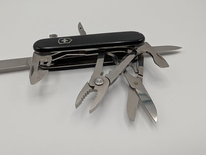 Victorinox Deluxe Tinker Noir Plus – Grade B