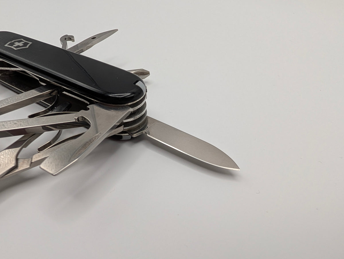 Victorinox Deluxe Tinker Noir Plus – Grade B