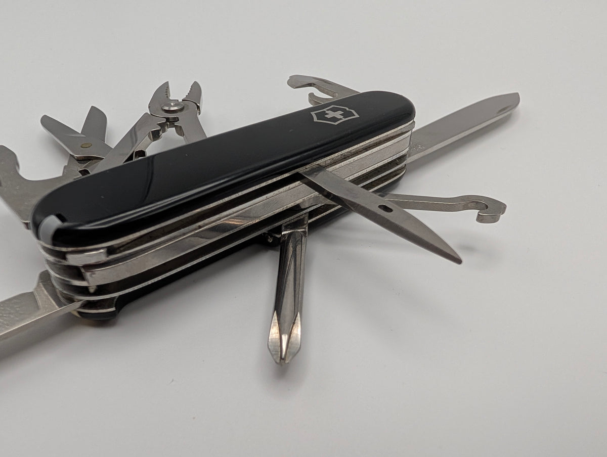 Victorinox Deluxe Tinker Noir Plus – Grade B