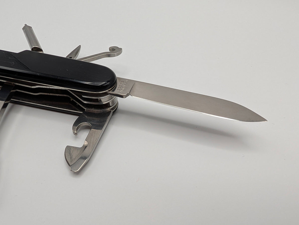 Victorinox Deluxe Tinker Noir Plus – Grade B