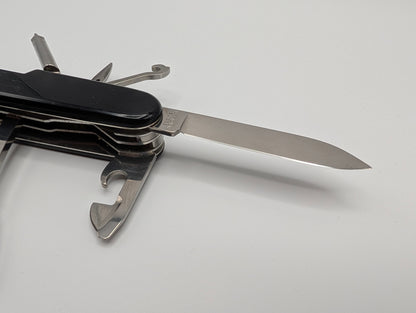 Victorinox Deluxe Tinker Noir Plus – Grade B