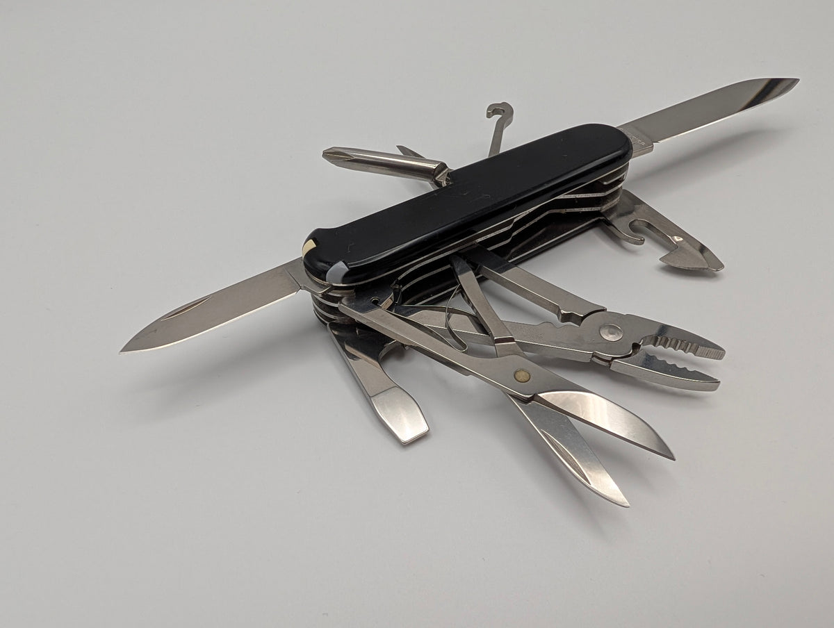 Victorinox Deluxe Tinker Noir Plus – Grade B