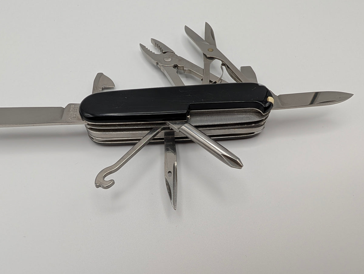 Victorinox Deluxe Tinker Noir Plus – Grade B