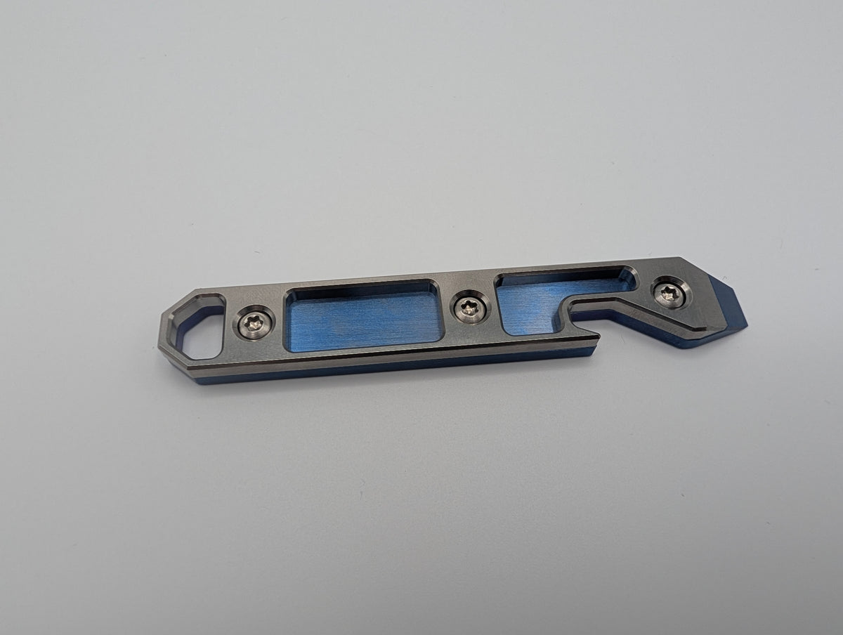 Oz Machine Company Pocket Pry 1 Raw Titanium / Royal Blue – Grade A