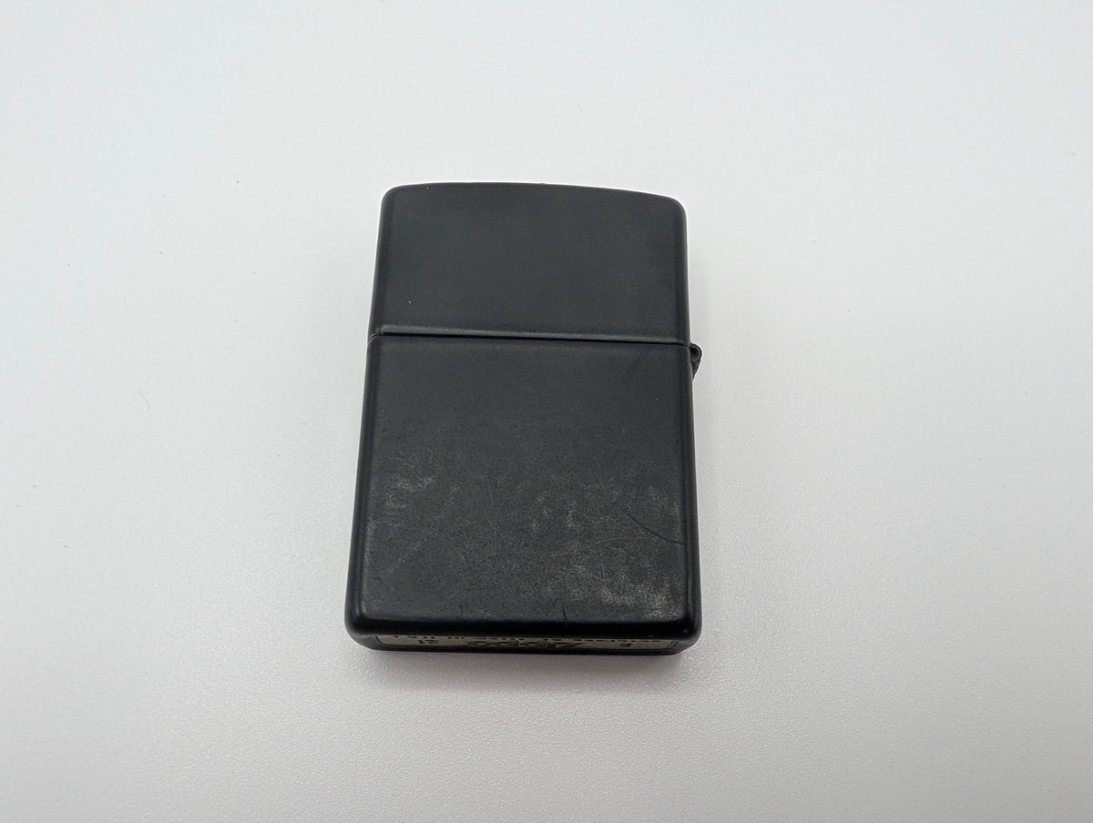 Zippo Classic Black and Red Matte – Grade B