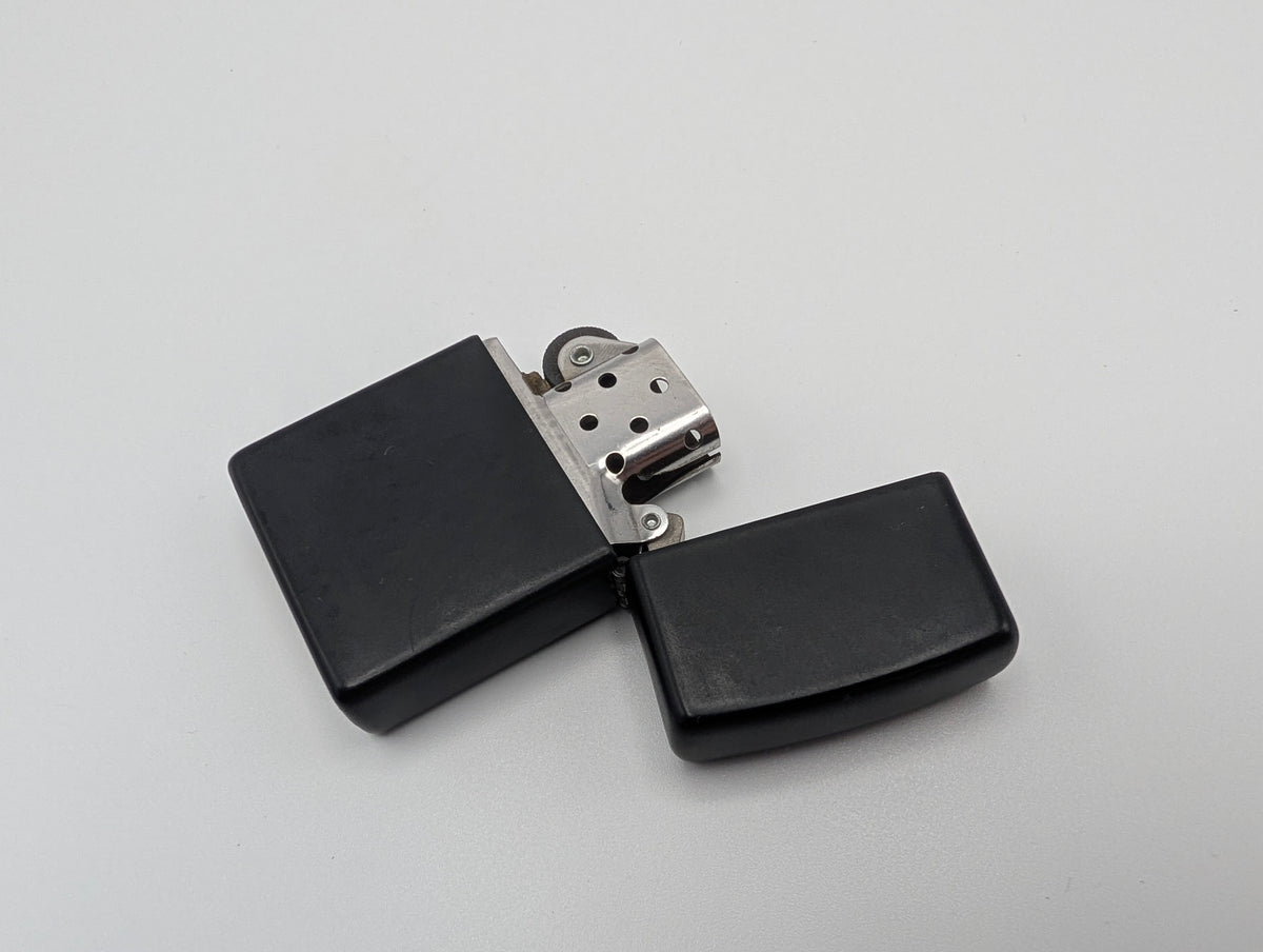 Zippo Classic Black and Red Matte – Grade B