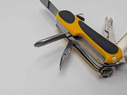 Victorinox EvoGrip S18 Geel/Zwart – Grade B